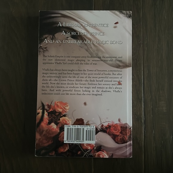 Air Awakens by Elise Kova - Picture 2 of 4